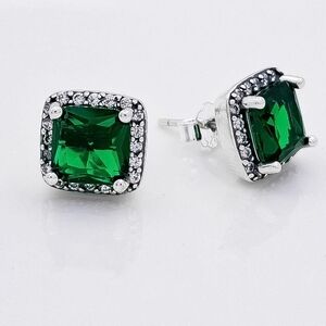 Elegant Green and Silver Stud Earrings s925 silver